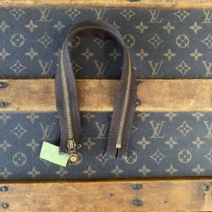 Authentic harvested Louis Vuitton replacement zipper item A15